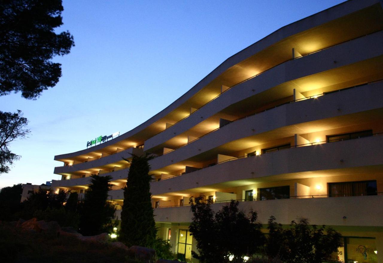 Festival Village Apartments ซาลอว์ ภายนอก รูปภาพ