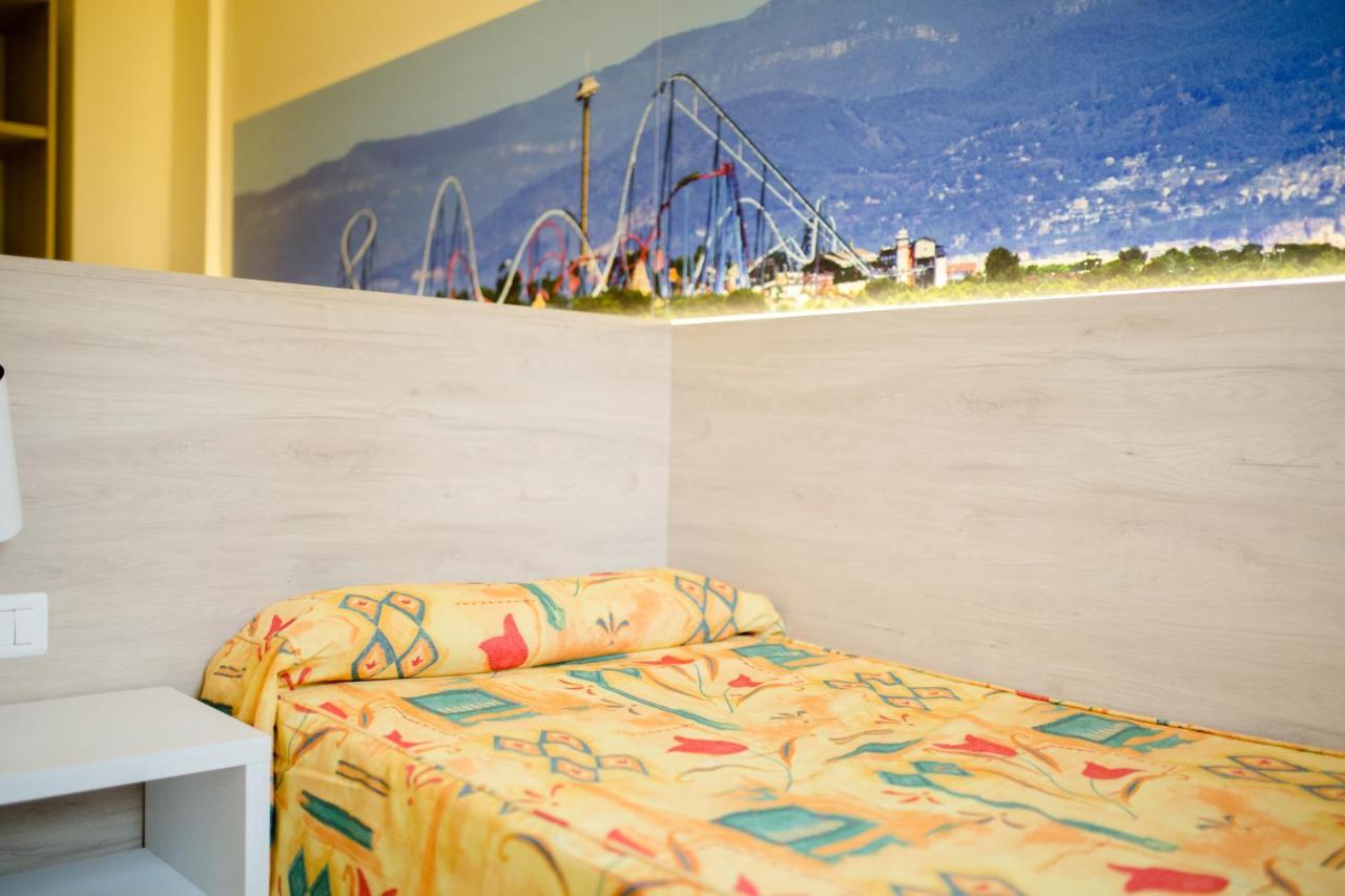 Festival Village Apartments ซาลอว์ ภายนอก รูปภาพ
